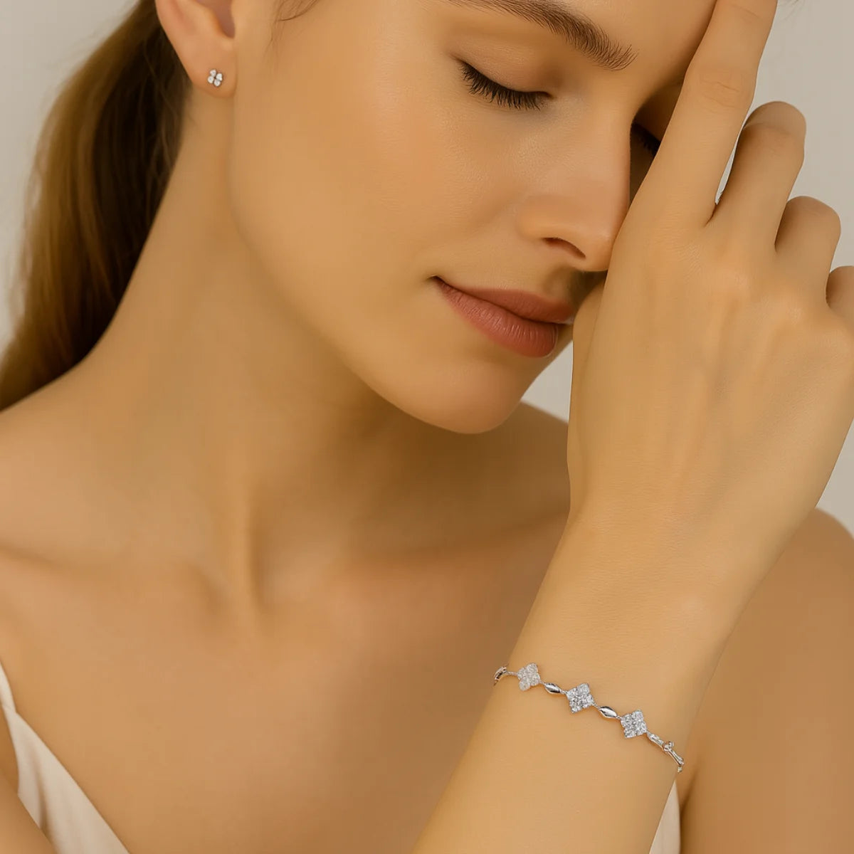 Women's flower bracelet 925 silver with moissanite