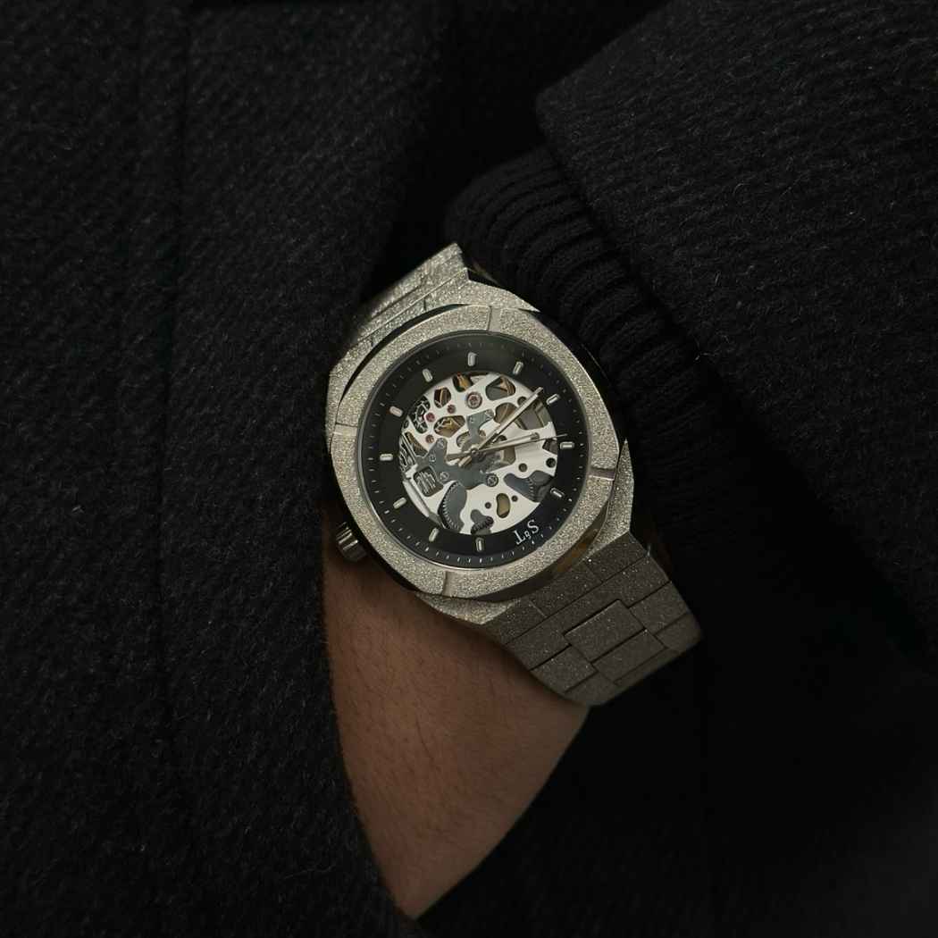Frosted Skelett Herrenuhr TIME SPACE