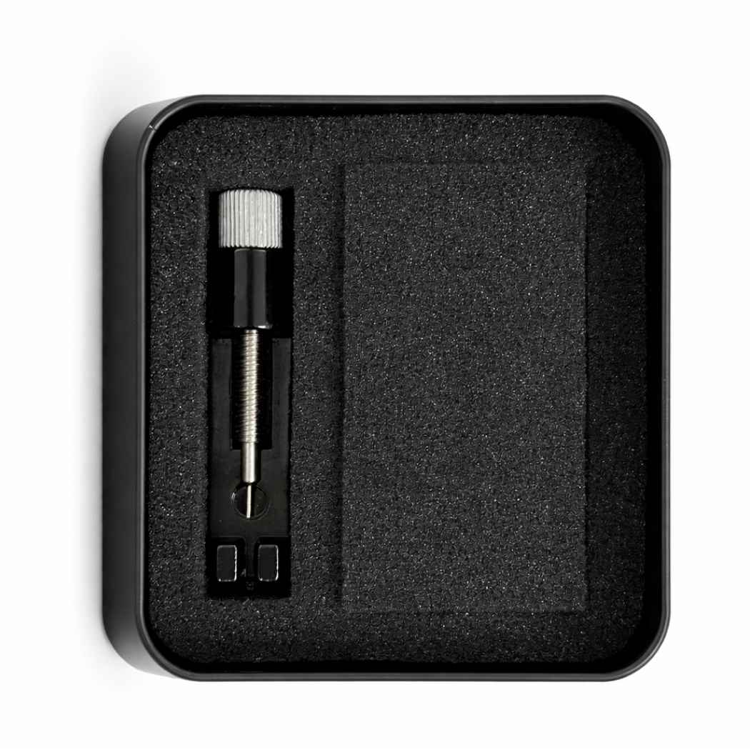 Uhrenbox aus Aluminium mit Werkzeugset